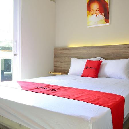 Hotel RedDoorz near Mangga Dua Square Dżakarta Zewnętrze zdjęcie