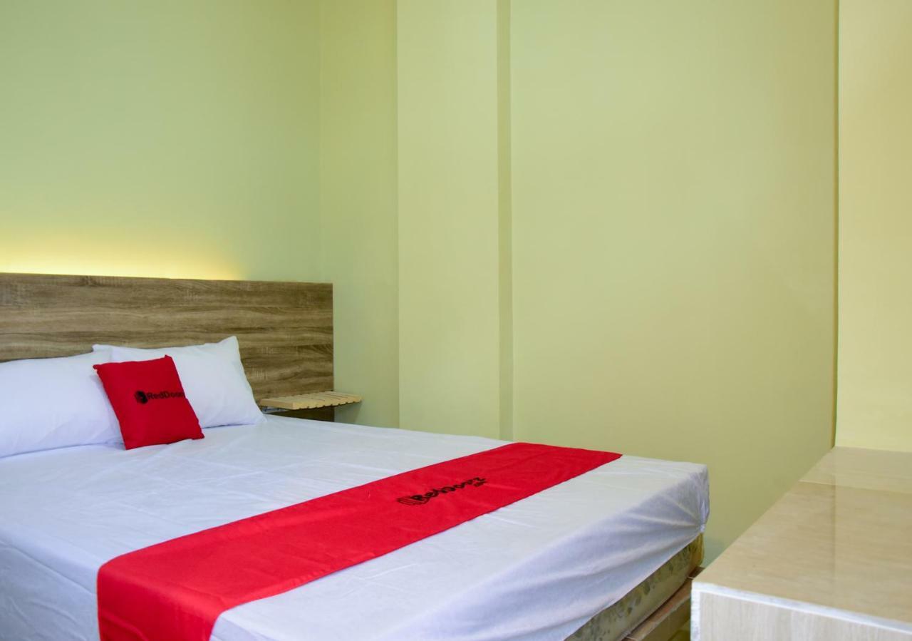 Hotel RedDoorz near Mangga Dua Square Dżakarta Zewnętrze zdjęcie