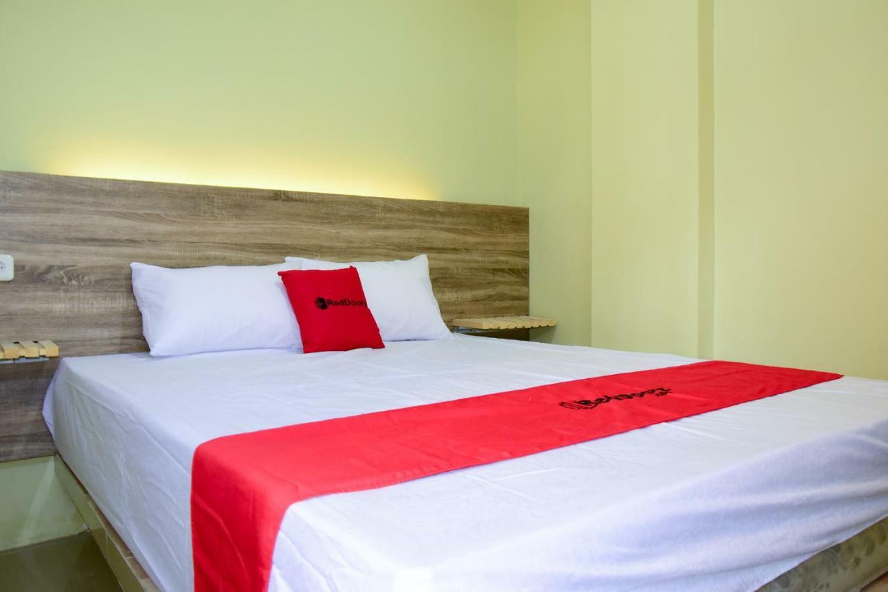 Hotel RedDoorz near Mangga Dua Square Dżakarta Zewnętrze zdjęcie