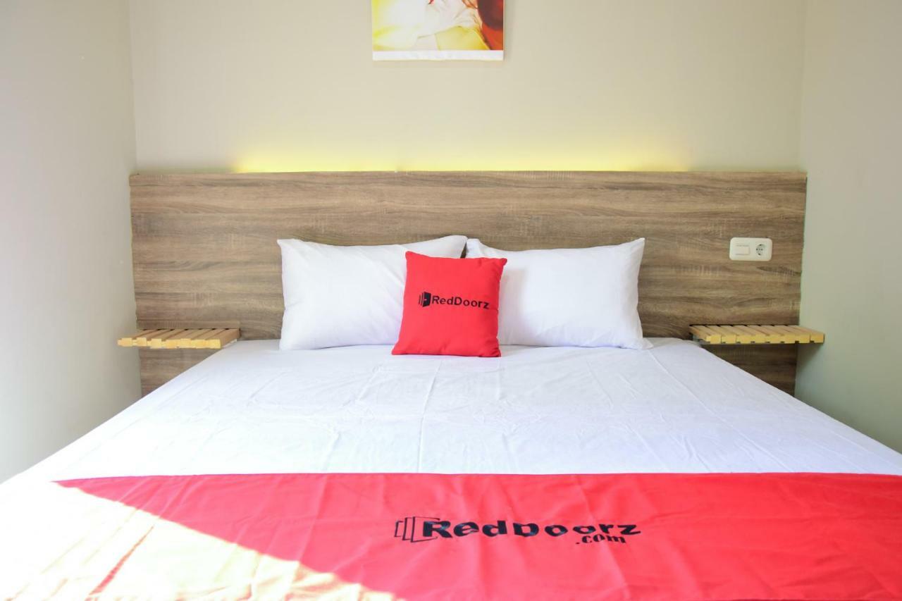 Hotel RedDoorz near Mangga Dua Square Dżakarta Zewnętrze zdjęcie