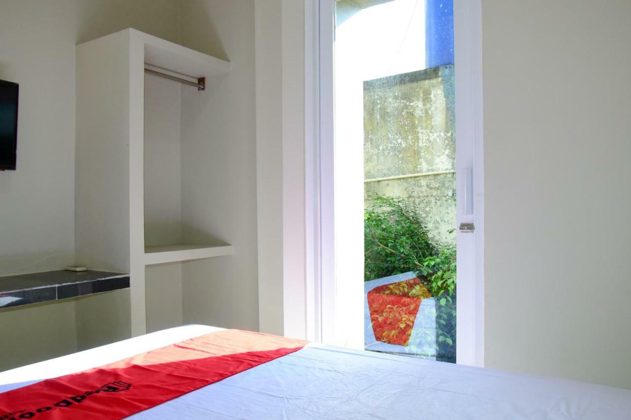 Hotel RedDoorz near Mangga Dua Square Dżakarta Zewnętrze zdjęcie