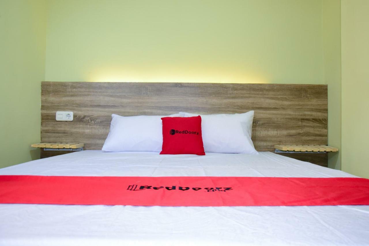 Hotel RedDoorz near Mangga Dua Square Dżakarta Zewnętrze zdjęcie